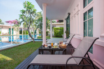 the-seacret-garden-huahin-breakfast-in-room